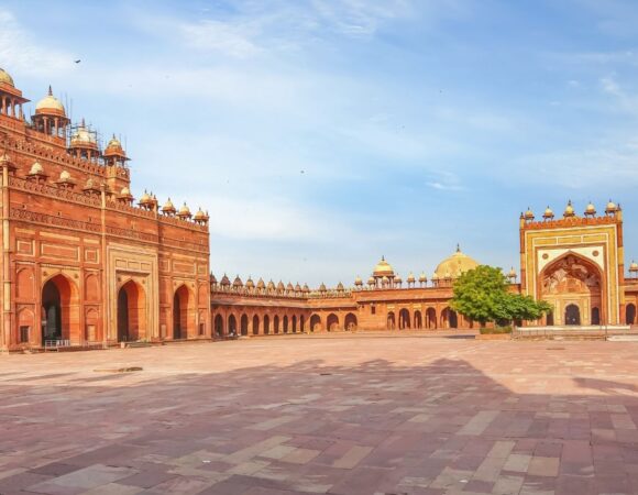 Taj Mahal and Fatehpur Sikri Tour